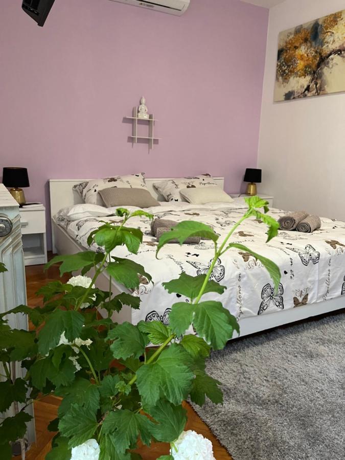 Romantic Room For Two Persons Пореч Экстерьер фото